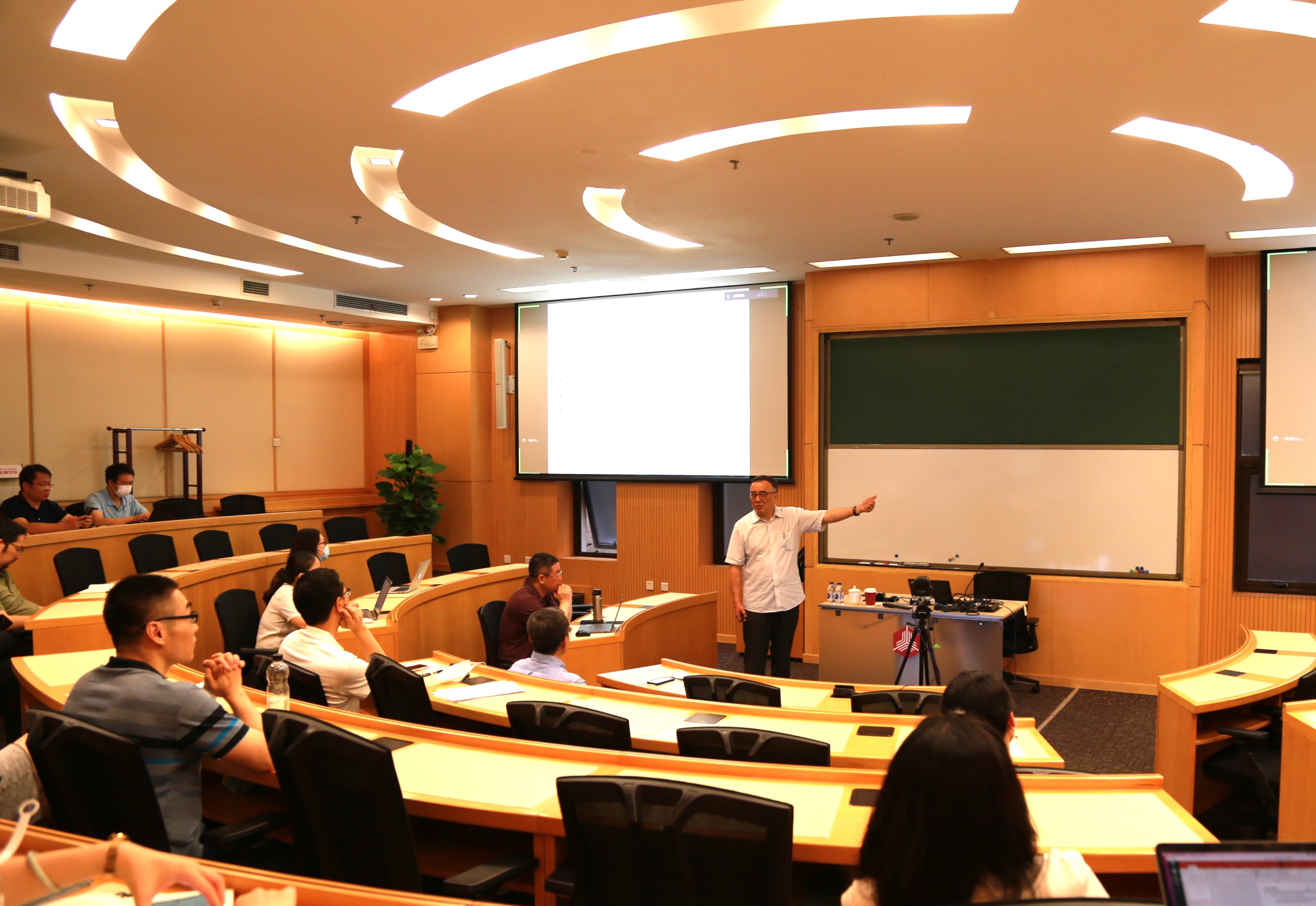 20220628理论中心组学习.JPG 20220628理论中心组学习.JPG